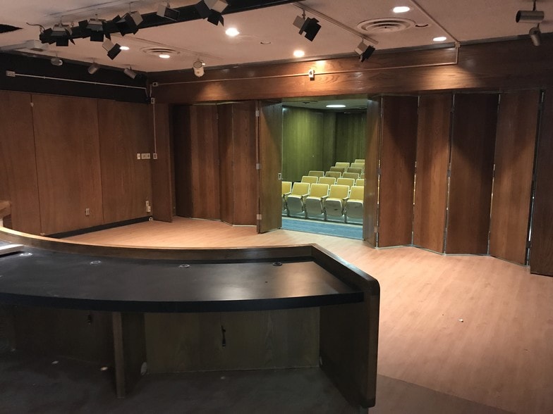 More Photos Of 819-901 N O'Connor Rd, Irving Office For Sale