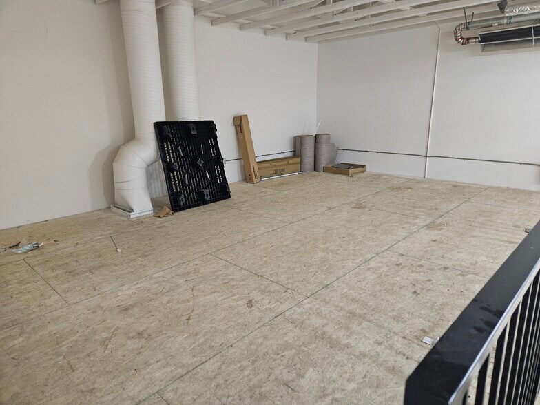 More Photos Of 5116 46 Ave, Tofield General Retail For Lease