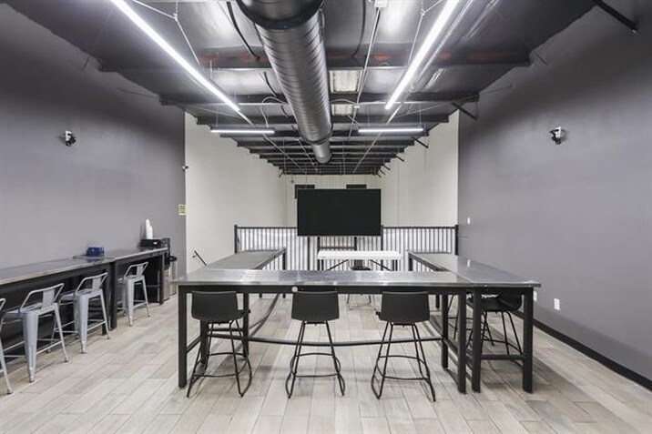 More Photos Of 8218 Casa Verde Rd, Laredo Storefront Retail Office For Sale