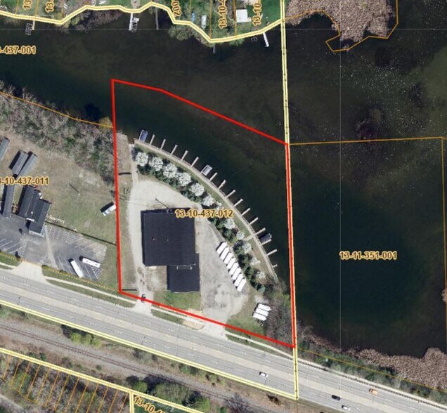 More Photos Of 4030 Dixie Hwy, Waterford Marina For Sale