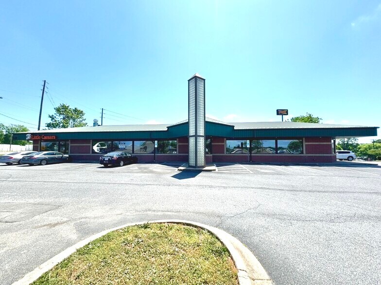 More Photos Of 821 S Lafayette St, Shelby Freestanding For Lease