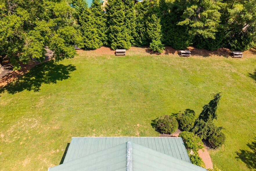 More Photos Of 252 David Bruce Ave, Charlotte Court House Hospitality For Sale