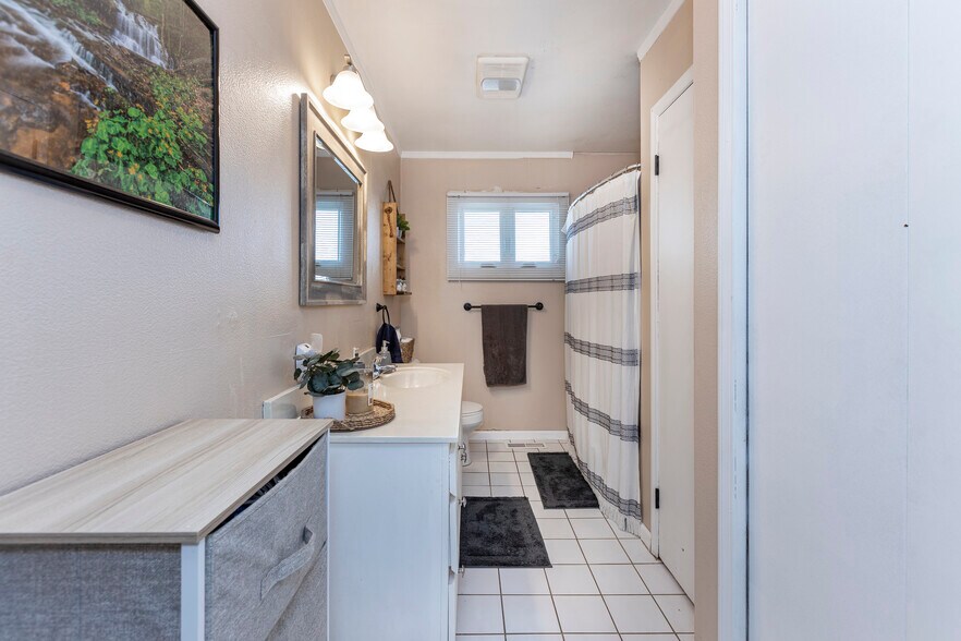 More Photos Of 6100 M-68 Hwy, Indian River Hotel For Sale