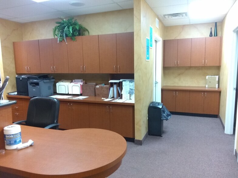 More Photos Of 93 Bridge Plaza Dr, Manalapan Township Healthcare For Lease