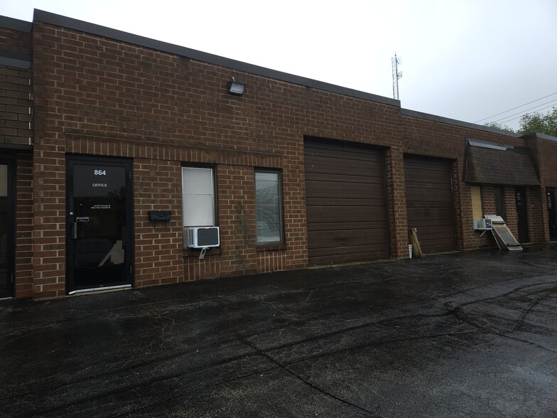 More Photos Of 840-876 N Ridge Ave, Lombard Warehouse For Lease