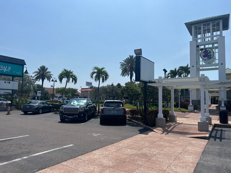 More Photos Of 152 107th Ave, Treasure Island Storefront Retail Residential For Lease