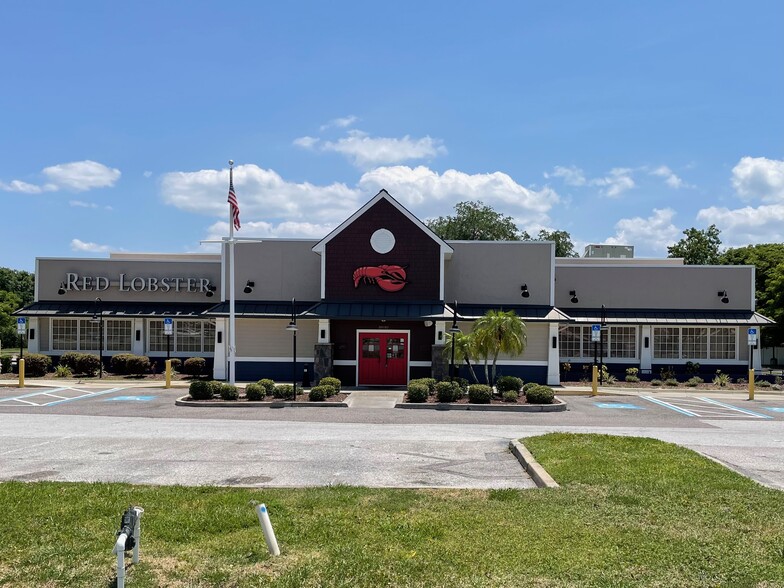 Primary Photo Of 10010 US Highway 441, Leesburg Restaurant For Lease