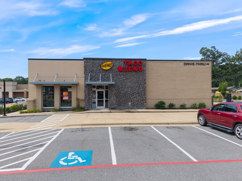 More Photos Of 9101 W Markham St, Little Rock Fast Food For Lease