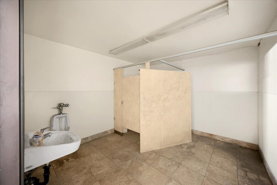 More Photos Of 1409 E St. Gertrude Pl, Santa Ana Warehouse For Sale