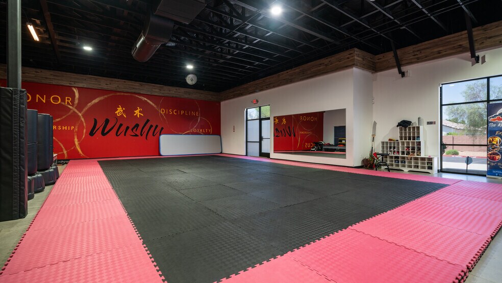 More Photos Of 700 N Cooper Rd, Gilbert Office For Sale