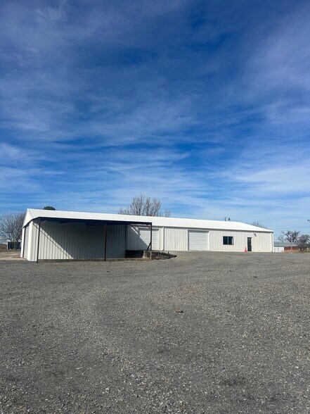 More Photos Of 3637 Oklahoma 51B, Porter Industrial For Lease