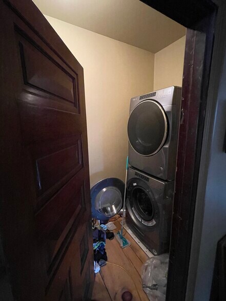 More Photos Of 102-103 Hicks Road Rd, Renfrew Flex For Sale