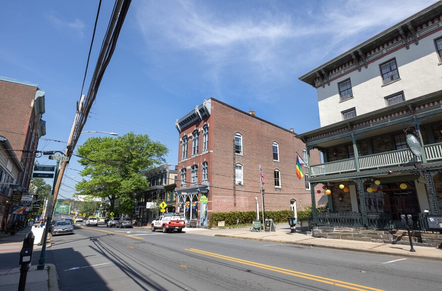More Photos Of 32 Bridge St, Lambertville Hotel For Lease
