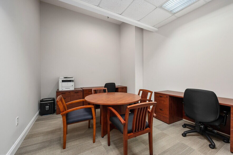 More Photos Of 415-417 Wolfe St, Fredericksburg Medical For Lease