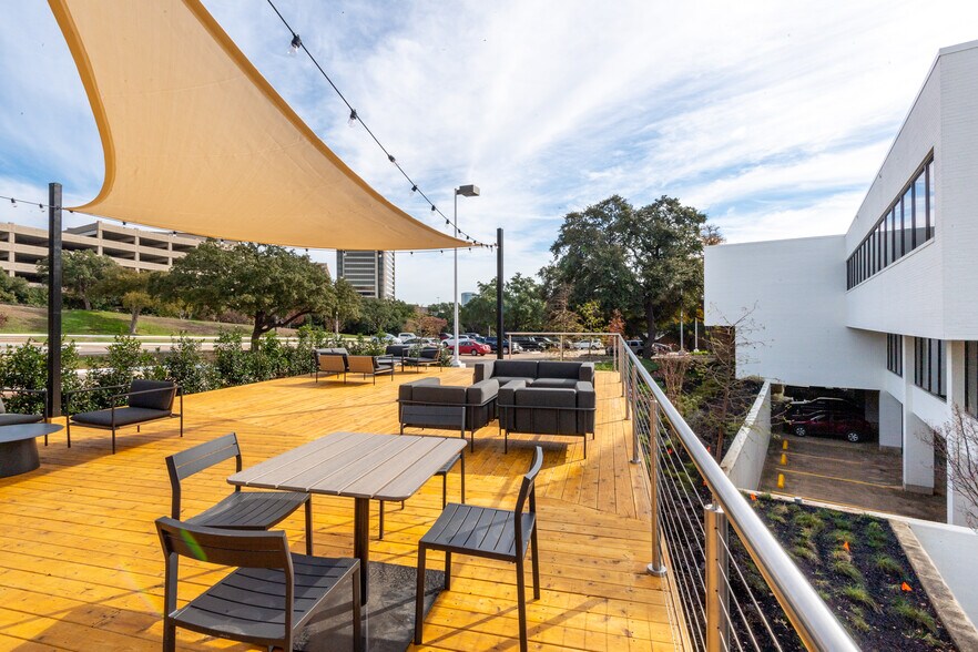 More Photos Of 104 Decker Ct, Irving Unknown For Lease