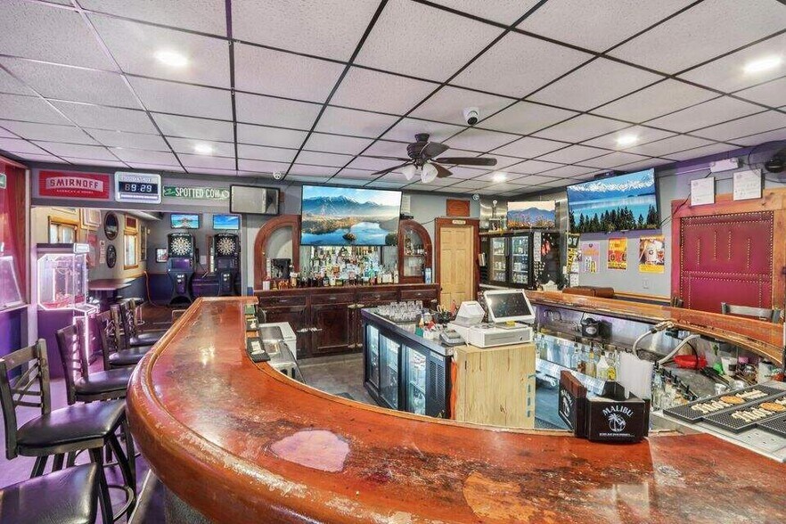 More Photos Of 6218 S 27th St, Milwaukee Restaurant For Sale