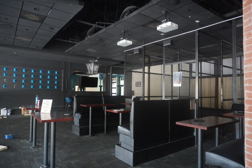 More Photos Of 730-760 Coleman Blvd, Mount Pleasant General Retail For Lease