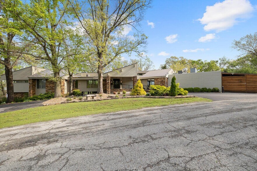 More Photos Of 381 W Guin Rd, Nixa Lodge Meeting Hall For Sale