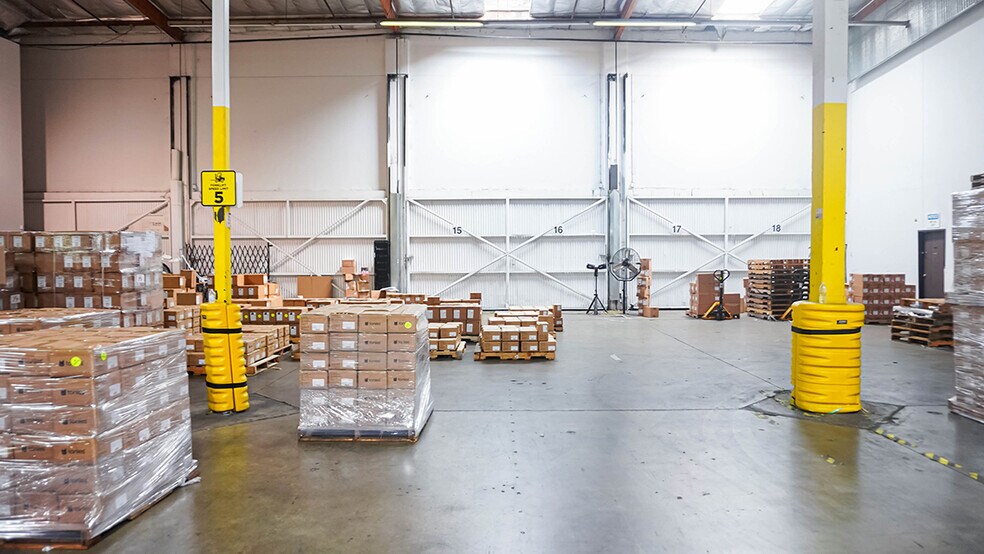 More Photos Of 6120-6140 Peachtree St, Commerce Distribution For Lease