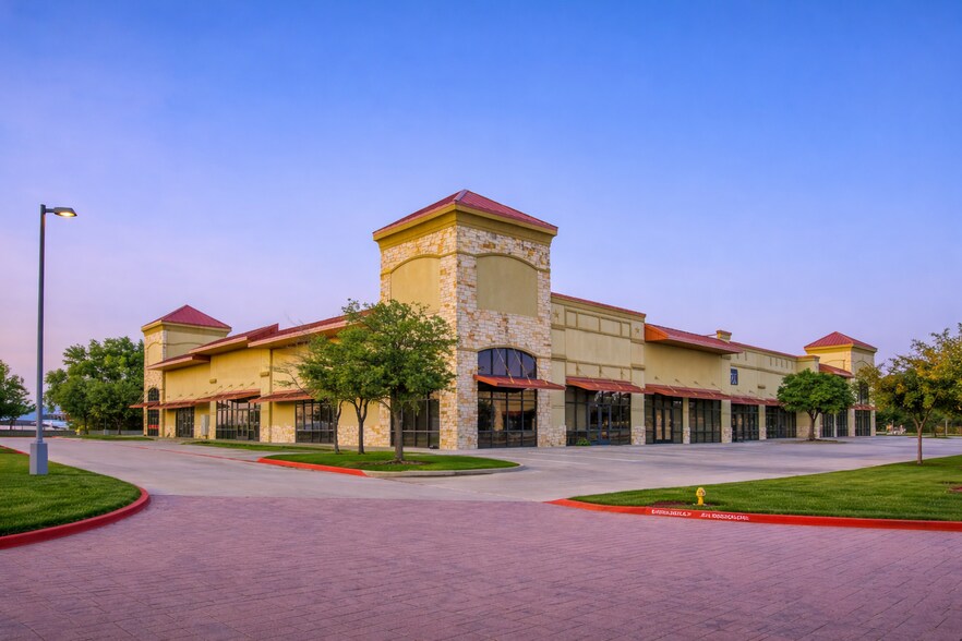 More Photos Of 861 N Coleman St, Prosper General Retail For Lease
