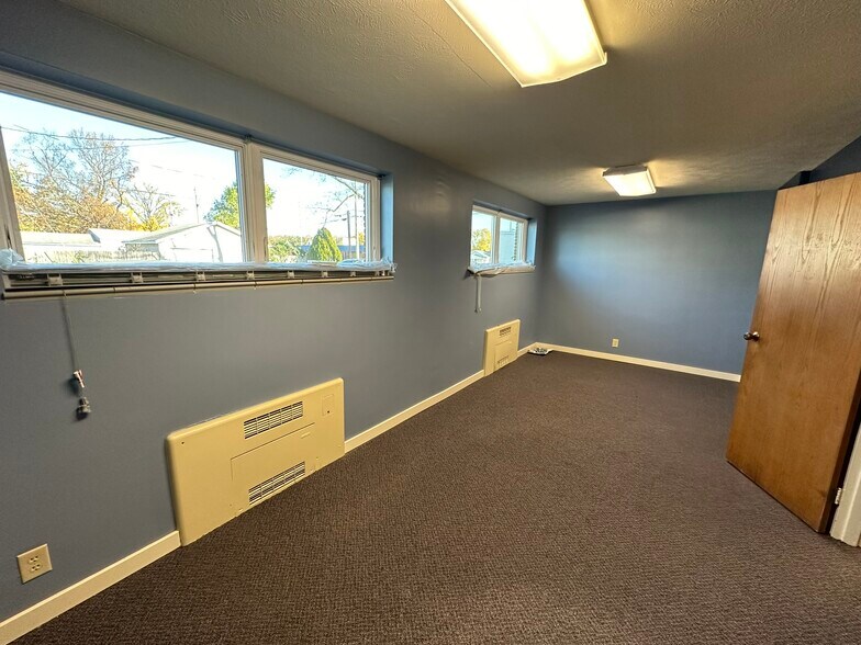 More Photos Of 3609 E Jefferson Blvd, South Bend Office For Lease