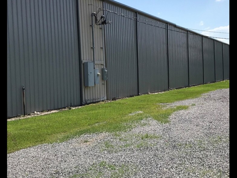 More Photos Of 11765 Darryl Dr, Baton Rouge Warehouse For Sale