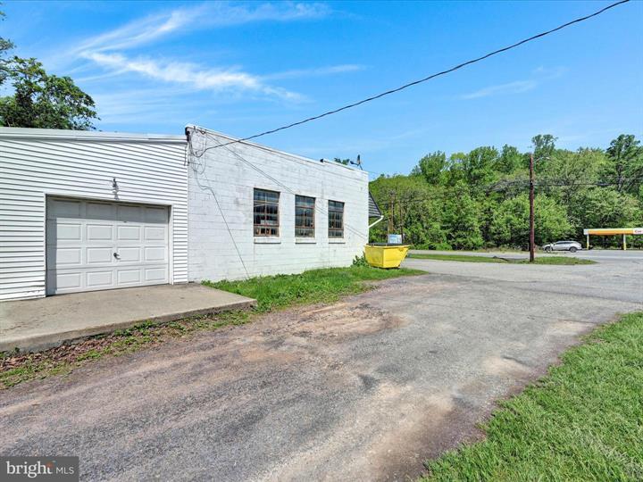 More Photos Of 20 Main St, Lykens Freestanding For Sale