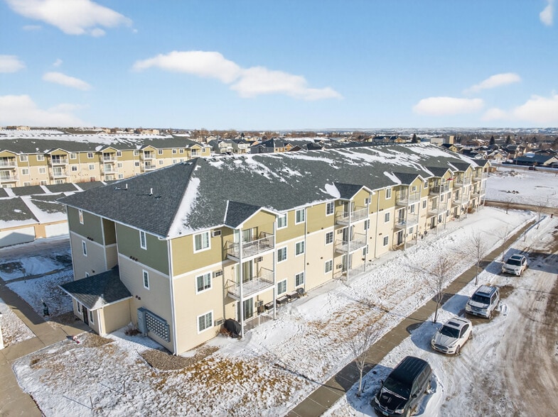 More Photos Of 2415-2501 24th Ave, Williston Apartments For Sale
