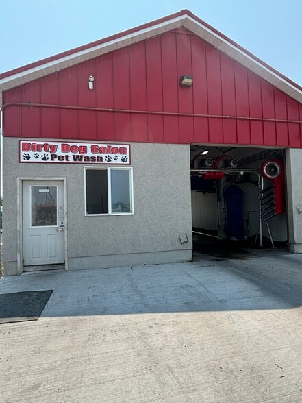 More Photos Of 865 W Bridge St, Blackfoot Carwash For Sale