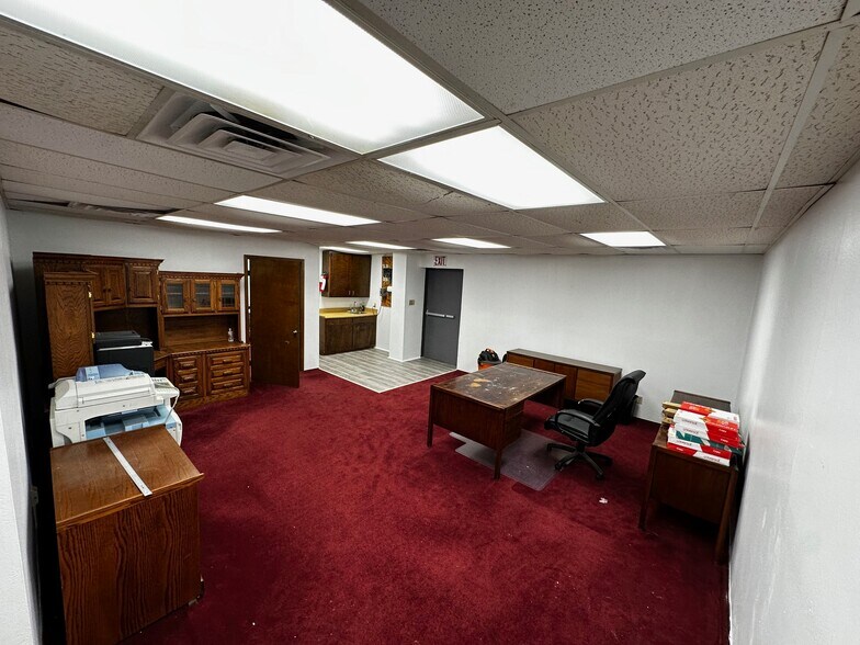 More Photos Of 212 N 16th St, La Porte Light Distribution For Sale