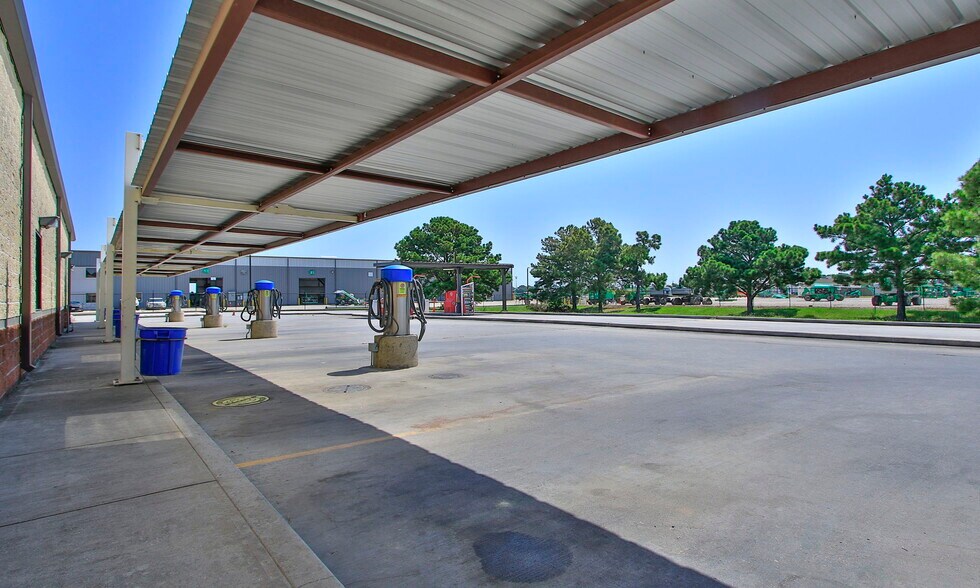 More Photos Of 2858 Treaschwig Rd, Houston Carwash For Sale