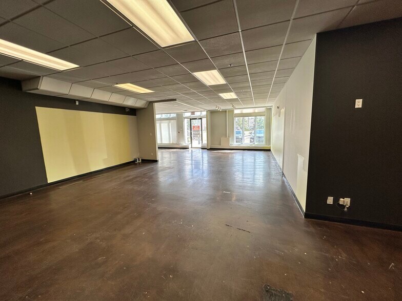More Photos Of 2328 Ellwood Dr SW, Edmonton Specialty For Lease