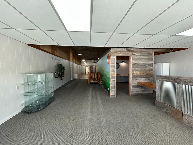 More Photos Of 212 N Main St, Ainsworth Loft Creative Space For Sale