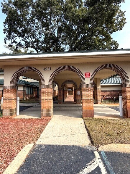 More Photos Of 4531 N Davis Hwy, Pensacola Medical For Lease
