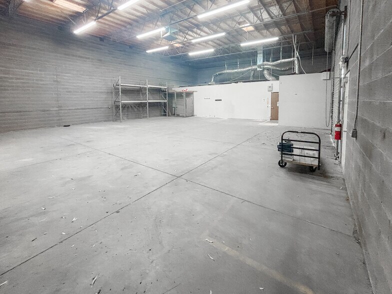More Photos Of 4340 E Alexander Rd, Las Vegas Warehouse For Lease