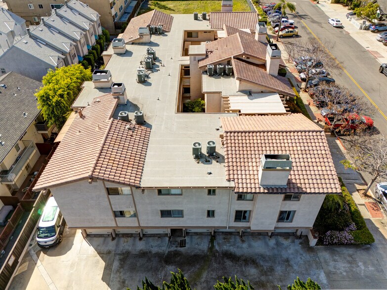 More Photos Of 4069 Goldfinch St, San Diego Apartments For Sale