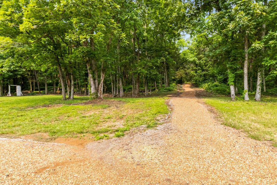 More Photos Of 1049 Oregon Rd, Lascassas Specialty For Sale