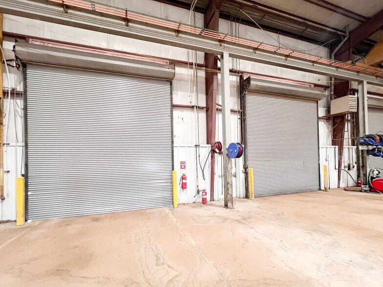 More Photos Of 3201 W Murphy St, Odessa Warehouse For Sale