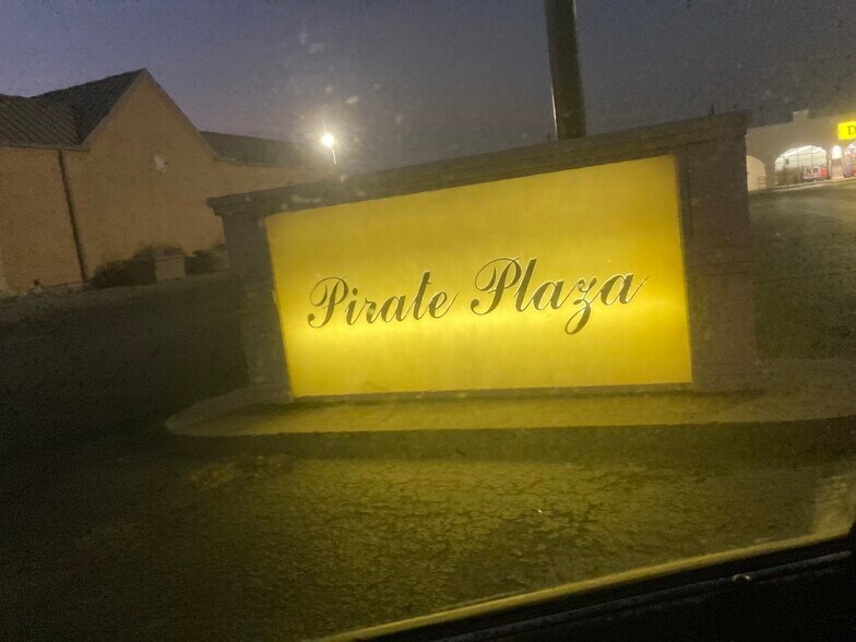 More Photos Of 1113 E Sinton St, Sinton Storefront For Lease