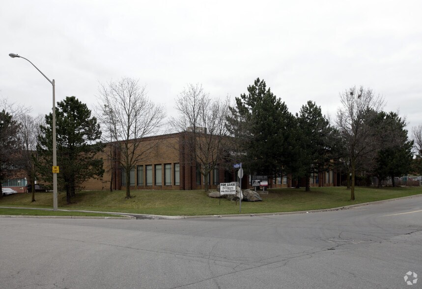 More Photos Of 33 Casebridge Ct, Toronto Warehouse For Lease