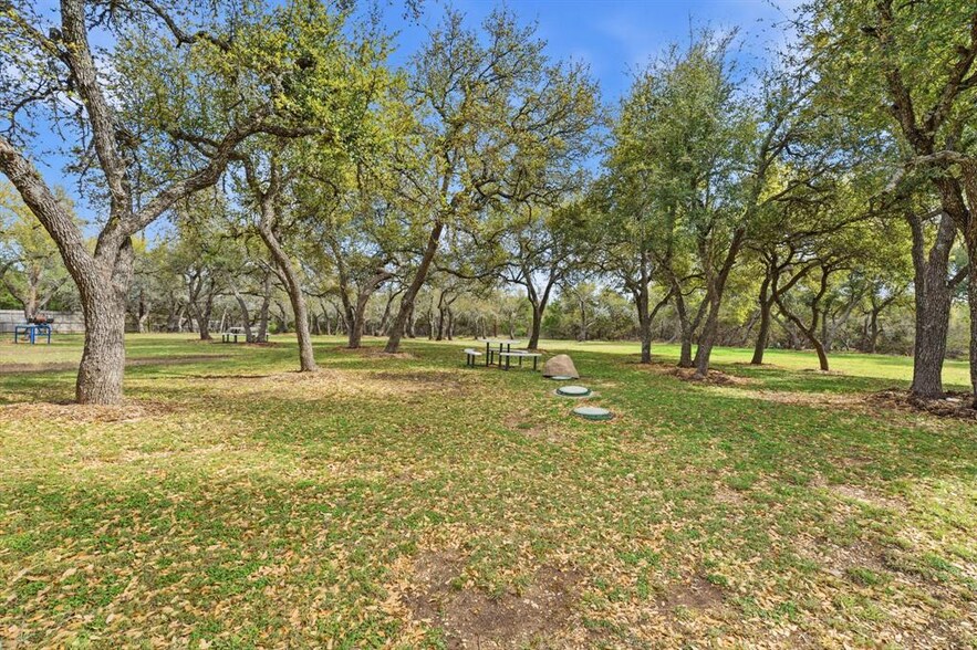 More Photos Of 2100 E Highway 290, Dripping Springs Flex For Lease