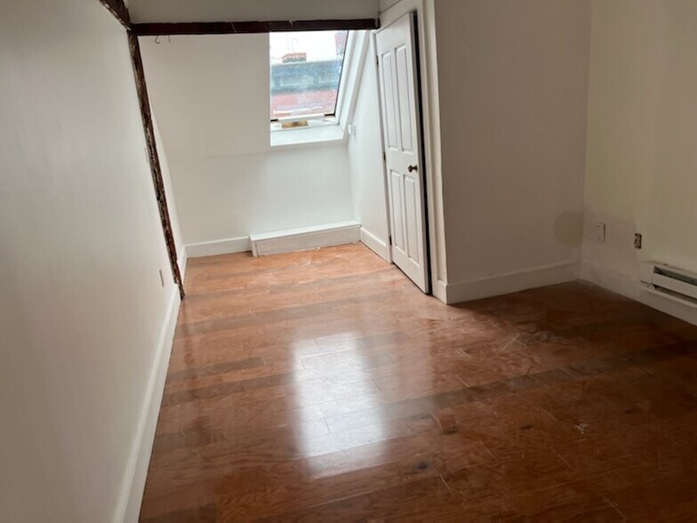 More Photos Of 94-100 Main St, Norwich Office Residential For Lease