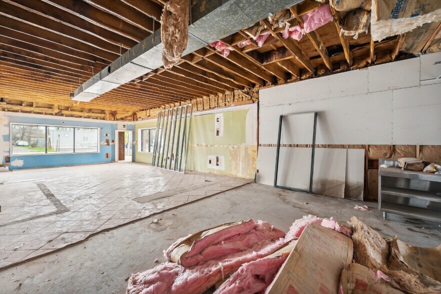 More Photos Of 402 W Kings Hwy, Mount Ephraim Freestanding For Sale