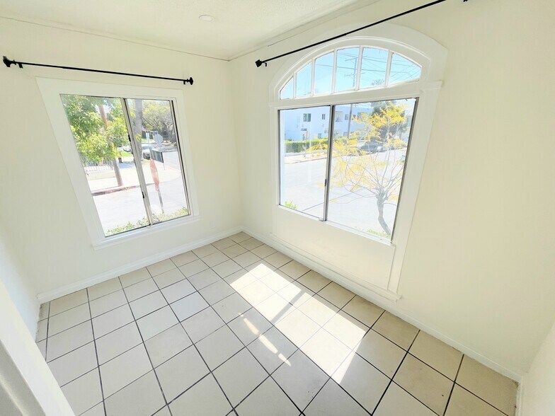 More Photos Of 901 N El Centro Ave, Los Angeles Apartments For Sale