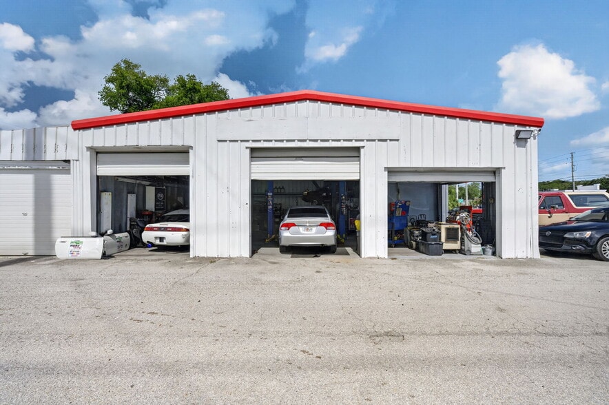 More Photos Of 800-806 W Sr 434, Longwood Auto Repair For Sale