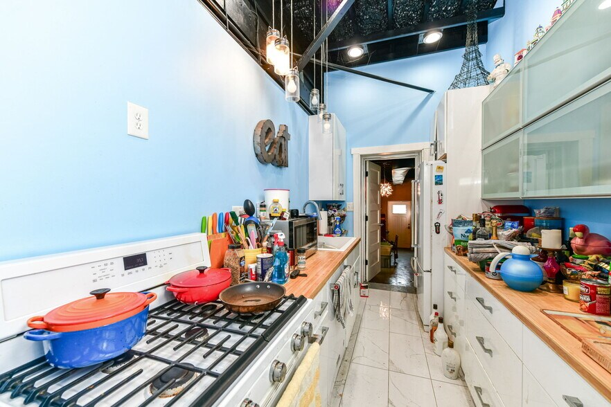 More Photos Of 2421 Central Ave, Indianapolis Office For Sale