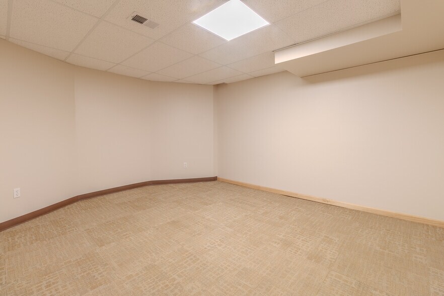 More Photos Of 2120 Freeport Rd, New Kensington Office For Lease