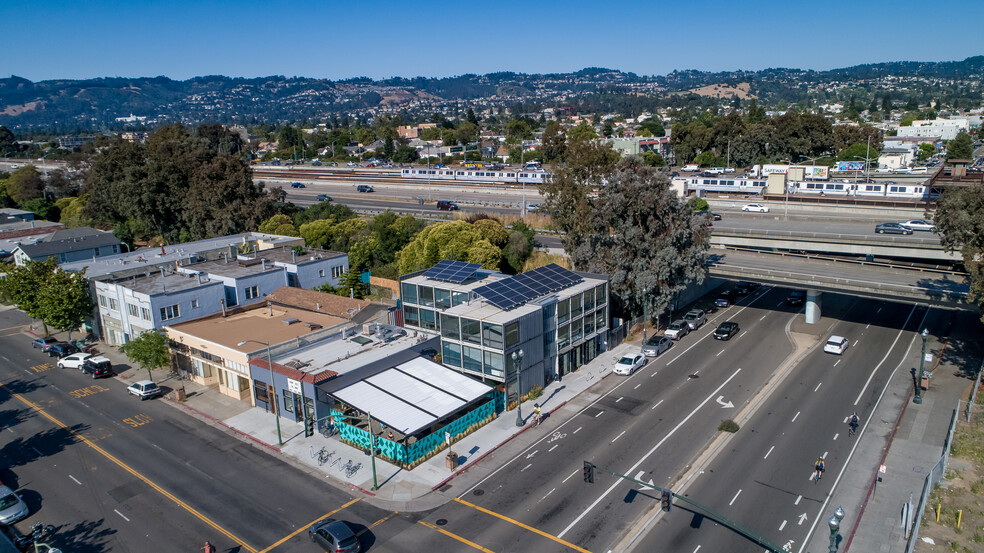 Primary Photo Of 644 40th St, Oakland Office For Lease