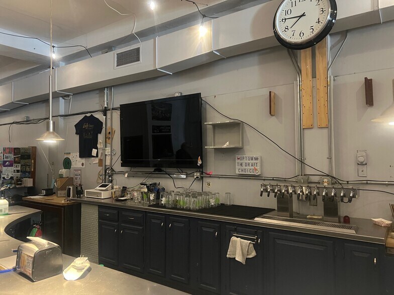 More Photos Of 316-326 State St, New London Storefront Retail Office For Lease