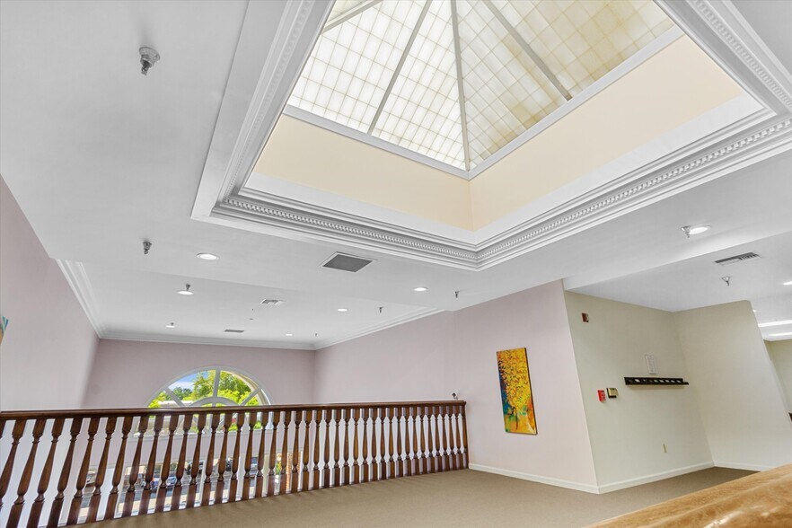 More Photos Of 8911 Lakewood Dr, Windsor Medical For Lease